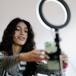 Phone Ring Light - Clip On LED Selfie Light with 3 Colour Modes